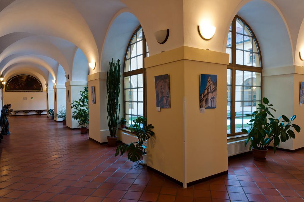 Klaster Hejnice - Vzdelavaci, Konferencni A Poutni Dum Exterior photo